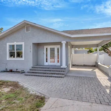 Spacious 5-Bedroom Villa w/ Heated Pool & BBQ - SoHo & Downtown Tampa
