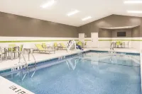 Holiday Inn Express & Suites MILLEDGEVILLE by IHG - Pools