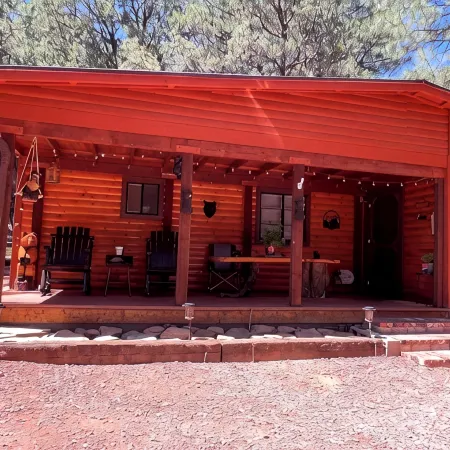 Cool cabin with AC in charming Pine
