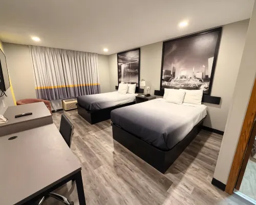 Super 8 by Wyndham Macomb Hotels in Macomb