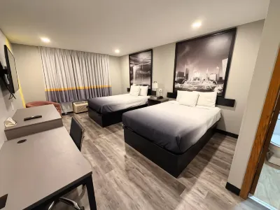 Super 8 by Wyndham Macomb Hotels in 