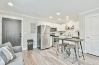Helen Studio Living Suite 102