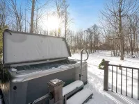 Peaceful A-Frame w/ Hot Tub, Game Room & Loft – Near Dining, Shopping & YSU Hotels in Boardman Township