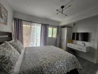 Coastal Apartment- Welcoming Apartment Overlooking Soufriere Town. Hotels in 