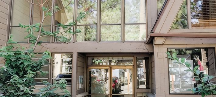 Modern Condo with Heated Pool and Hot Tub Hotels in Mammoth Lakes