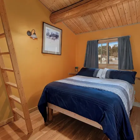 Gorgeous Log Home 9 mi from West Glacier