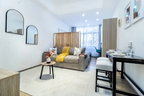 Executive studio suite,heated pool,king bed. - 2-Star