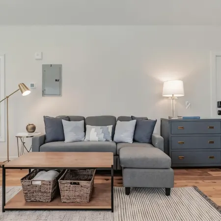 Fantastic studio in Leinkauf Historic District!