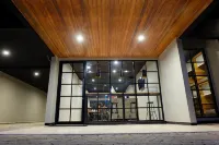 Livinn Hostels Gubeng Station Surabaya - 2 Sao