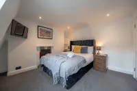 Stunning Bath Home Sleeps 12 ~ Ideal for Hen/Stags - balcón