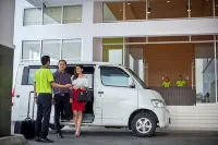 Whiz Prime Hotel Megamas Manado - Bãi đậu xe