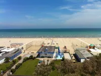 Kiss Beachfront Hotel & Restaurant
