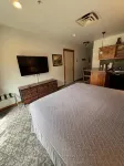 Shared Roof Top Hot tub @ Silver Mtn en suite also listed separately