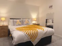 Contractors and Family-Friendly Apartment| Fast Wi-Fi and Free Parking - พร้อมWifi