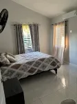 New Cozy Entire Home 2-Bedroom in Private Gated Community / WiFi & AC โรงแรมใน