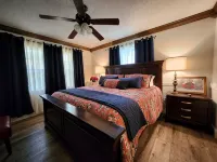 Lake Greenwood Lodge-Main House and Guest House- Boats and Pups Welcome