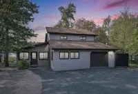 Charming waterfront 3-bedroom house in lovely Tobyhanna with WiFi - 4-Sterne