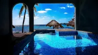 Amazing View Oceanfront with 2 pools, Daily Housekeeping - Swimmingpools