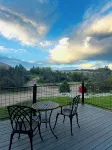Hier Hideaway -Hot Tub - Fire Pit - King Beds - Peaceful Surrounded by Nature - 4성급