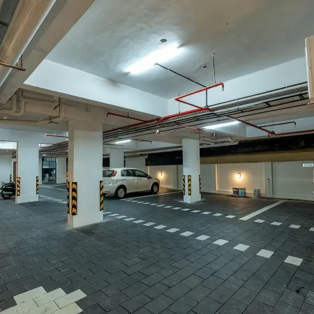 Saravana Grand Suites – A Unit of Saravana Bhavan Veg Tables Kochi Отели рядом с достопримечательностью «Больница «Астер-Медсити»»