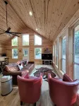 Slow Your Roll - Luxury cabin close to Granbury, Glen Rose, and Stephenville