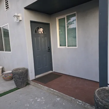 Terrific 2-bedroom house with AC in Thousand Oaks