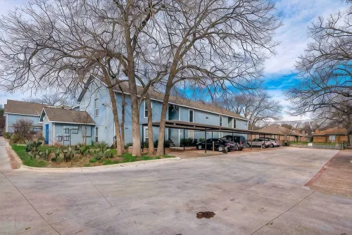 Gated Irving 1Br Work Suite - DFW 10Min · Pool+W/D - I30 - Condos