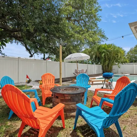 Heated Pool +HotTub+Arcades + 15 Minutes to beach