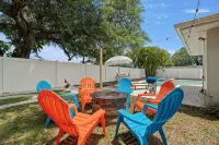 Heated Pool +HotTub+Arcades + 15 Minutes to beach