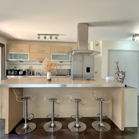 Elegant Haven of Peace | Garage | Terrace | Garden | Residential Pool |WiFi