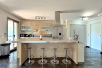 Elegant Haven of Peace | Garage | Terrace | Garden | Residential Pool |WiFi - 民泊