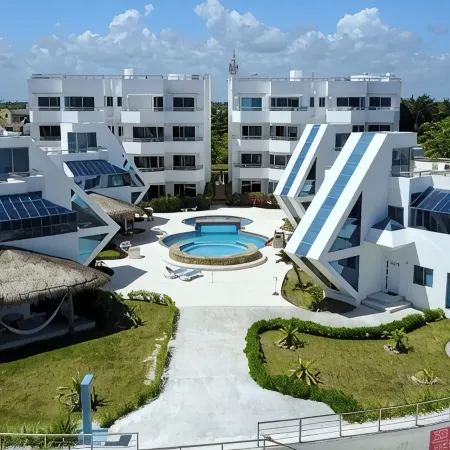Beachfront Puerto Morelos Condo, Ground Floor, Pool, Rooftop Views, Walk to Town