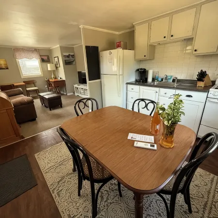 Private 1 bedroom, 2nd floor unit: deck, fire pit, space for boat & trailer