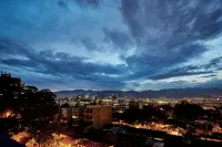 14 Urban Hotel - Mountain view