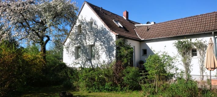 Sunny cottage with large garden Hotel a Braunschweig