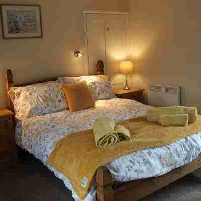 Tranquil Cottage adjoining rural farmhouse 5 miles from Suffolk Coast Rooms
