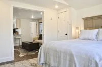 Adorable Bungalow w/ Private Patio Mins away from Downtown Rapid City - con encanto