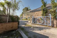Luxurious 1 Bed Self-Catering Cottage, 20Mins from North&South Cornish Coasts - balcony