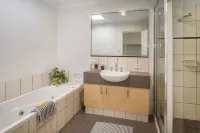 Villa on Fearn - in the Heart of Margaret River - Jacuzzi