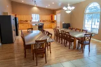 The Wise Raven Retreat, Peaceful and Spacious Home in Big Lake on a forested lot - Wifi