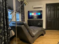 The Uptown Studio - Homestays