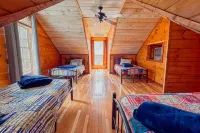 Heber Springs Lake Cabin – Sleeps 12 - balcón