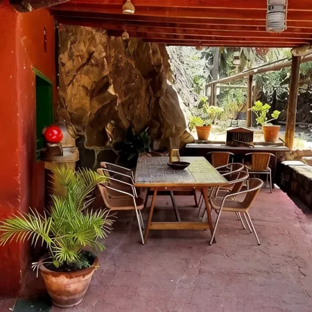 Country house with heated swimming pool for exclusive use between the sea and the mountains.