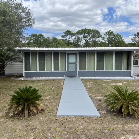 Pool, Privacy & Family Fun! Mom's Manatee House.