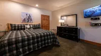 Family Gathering Home! Beautiful, Spacious, Clean!  Next to Rocky Mtn N.P., YMCA - 4-Star