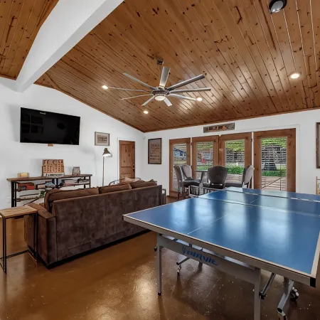 Waterfront Home- 2 Pools, Waterslide, huge boat dock and perfect layout!!