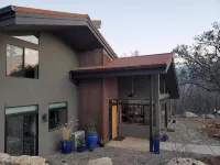 Matanah Meadows Farm, House Great for 2 Families, Sequoia National Park and Farm
