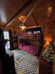 EXPERIENCE LAKESIDE LUXURY AT MAPLE CABIN: YOUR IDYLLIC RETREAT IN STAR LAKE, WI