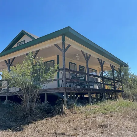 Bandera Bunkhouse on Mason Creek. Casual Hill Country Cabin centrally located.