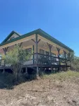 Bandera Bunkhouse on Mason Creek. Casual Hill Country Cabin centrally located. - Chalets